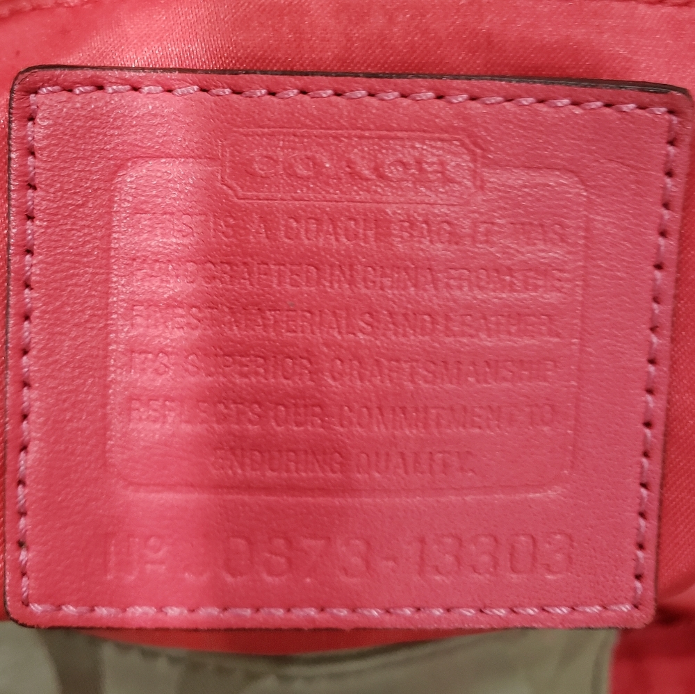 EUC COACH SIGNATURE CANVAS SHOULDER HANDBAG